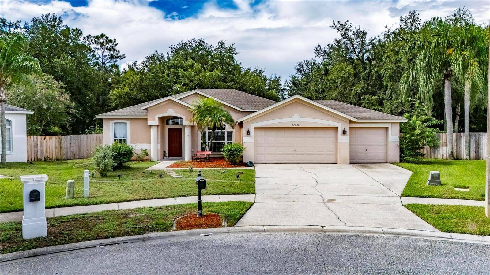 22240 WILLOW LAKES DR, Lutz, FL 33549