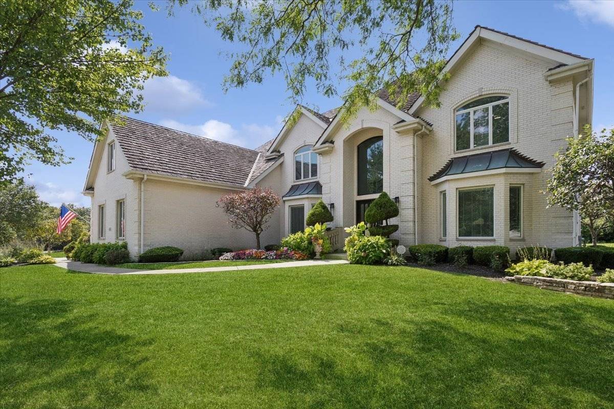 9200 Falling Waters DR #9200, Burr Ridge, IL 60527