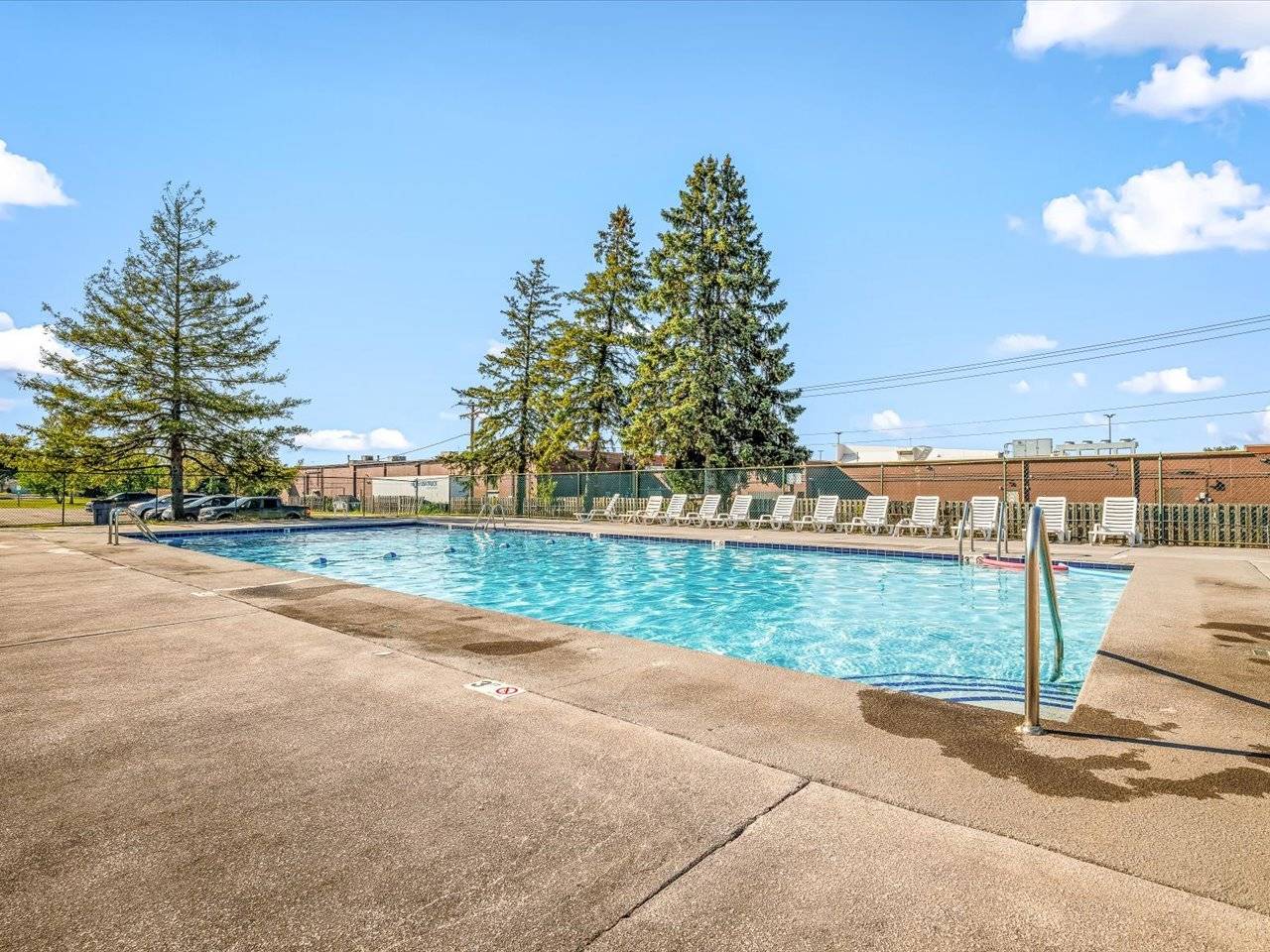 212A Collen DR #123, Lombard, IL 60148
