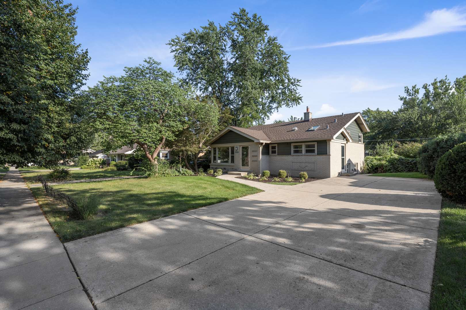 1505 W Euclid AVE, Arlington Heights, IL 60005