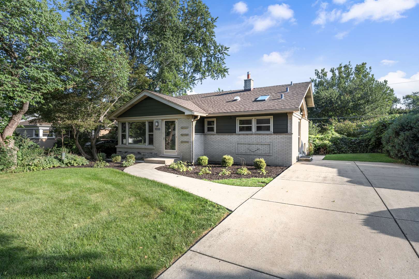 1505 W Euclid AVE, Arlington Heights, IL 60005