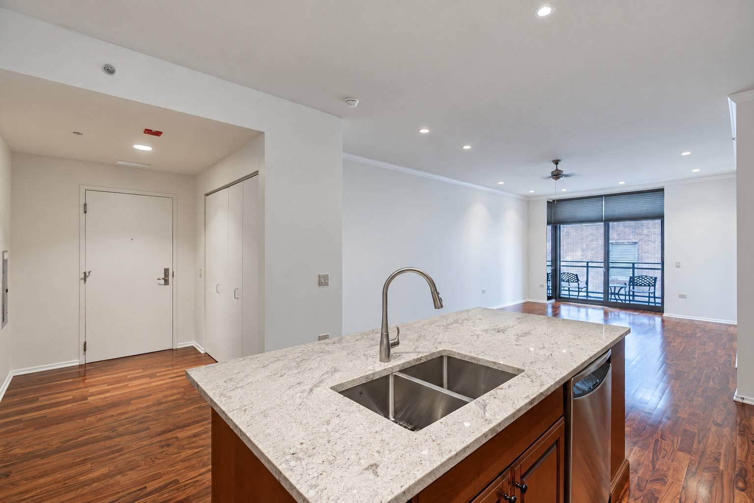 310 S Michigan AVE #1507, Chicago, IL 60604