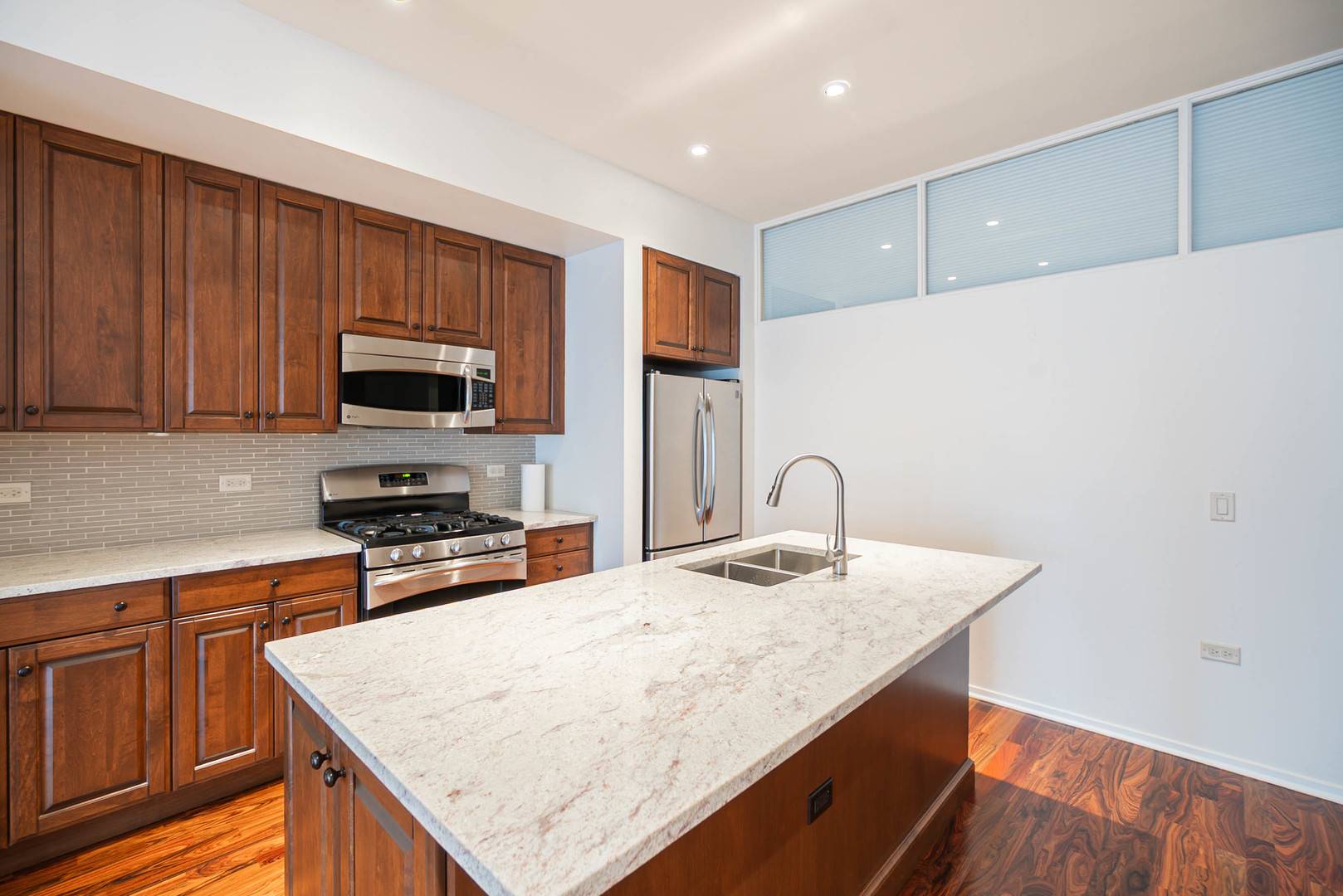 310 S Michigan AVE #1507, Chicago, IL 60604