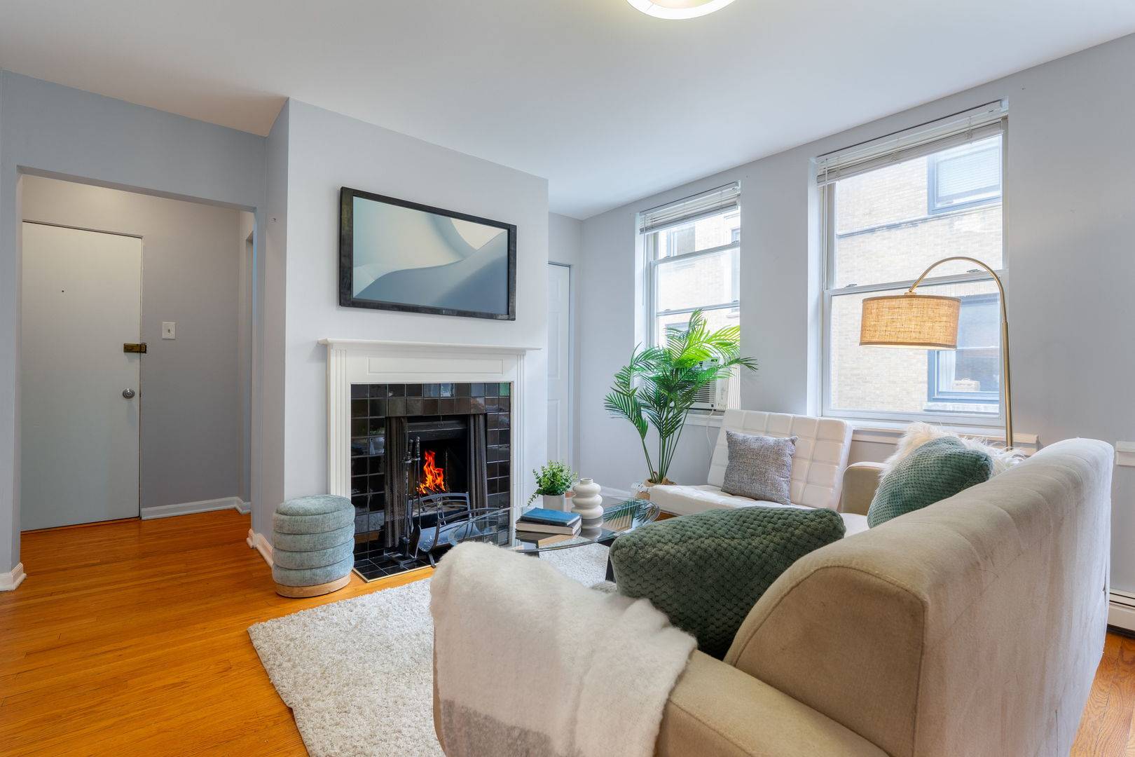 626 W Waveland AVE #3B, Chicago, IL 60613