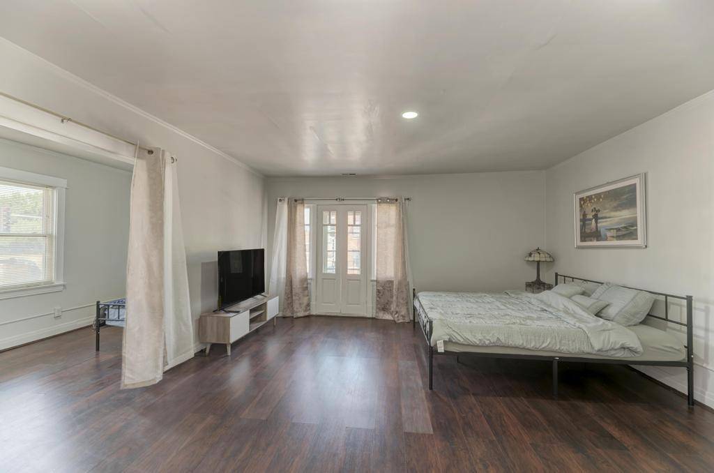 97 N HARLEM AVE #2, Oak Park, IL 60302