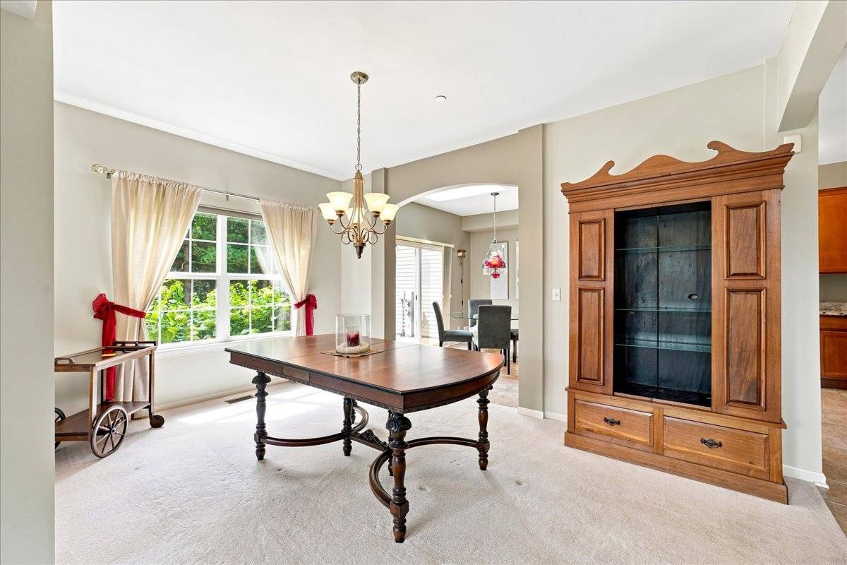 2503 Oak DR #2503, West Dundee, IL 60118