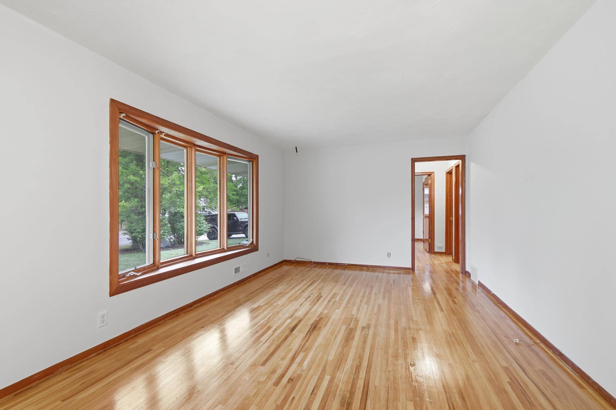 8739 Hadley AVE S, Cottage Grove, MN 55016