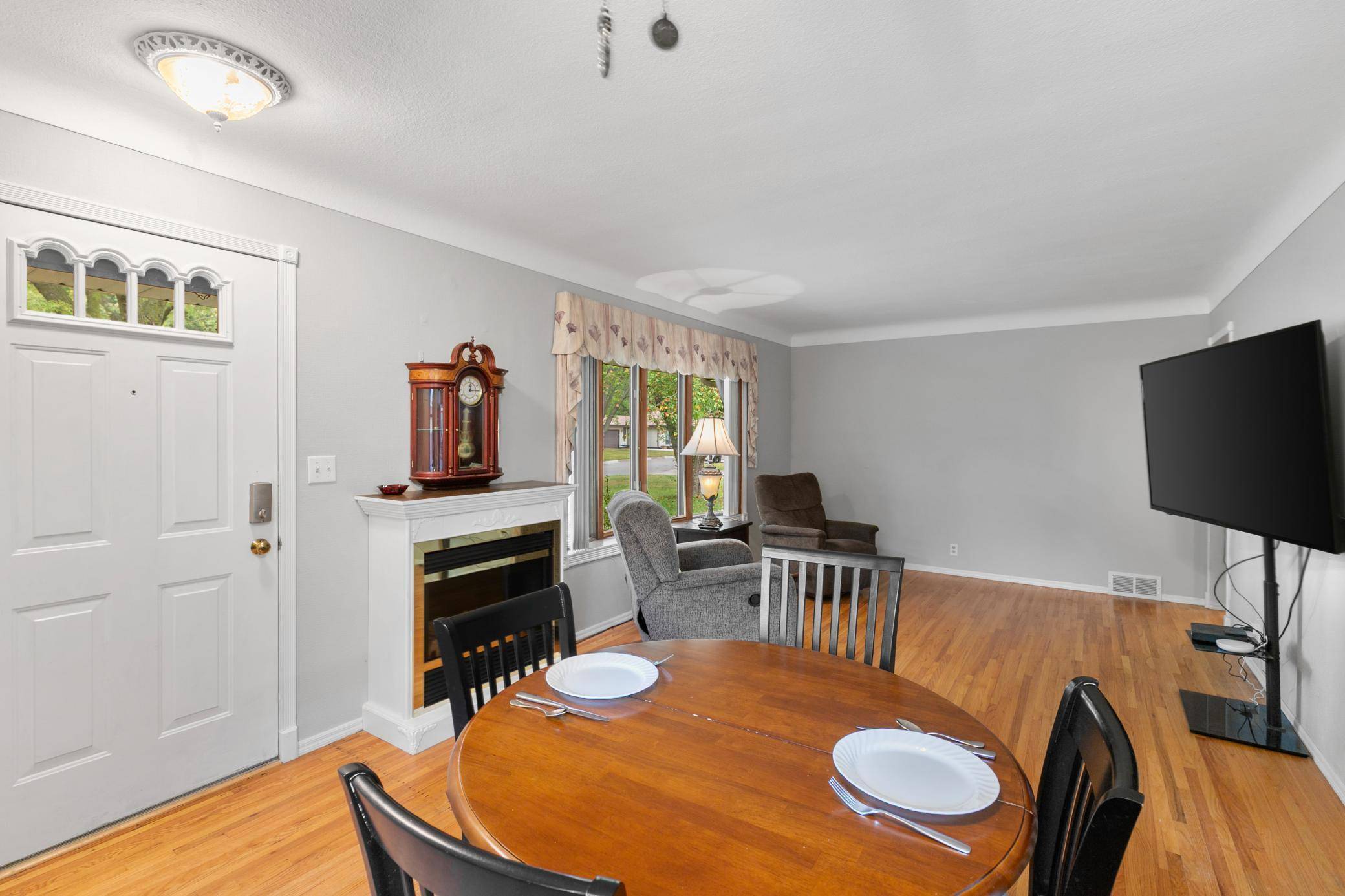 2726 Dellwood ST, Roseville, MN 55113