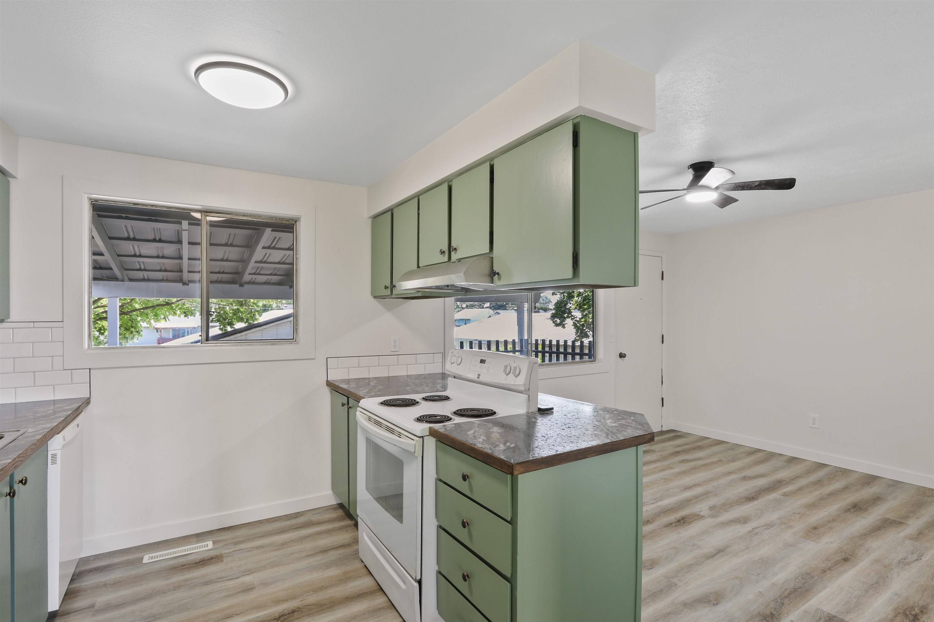 2908 E Cleveland Ave, Spokane, WA 99207