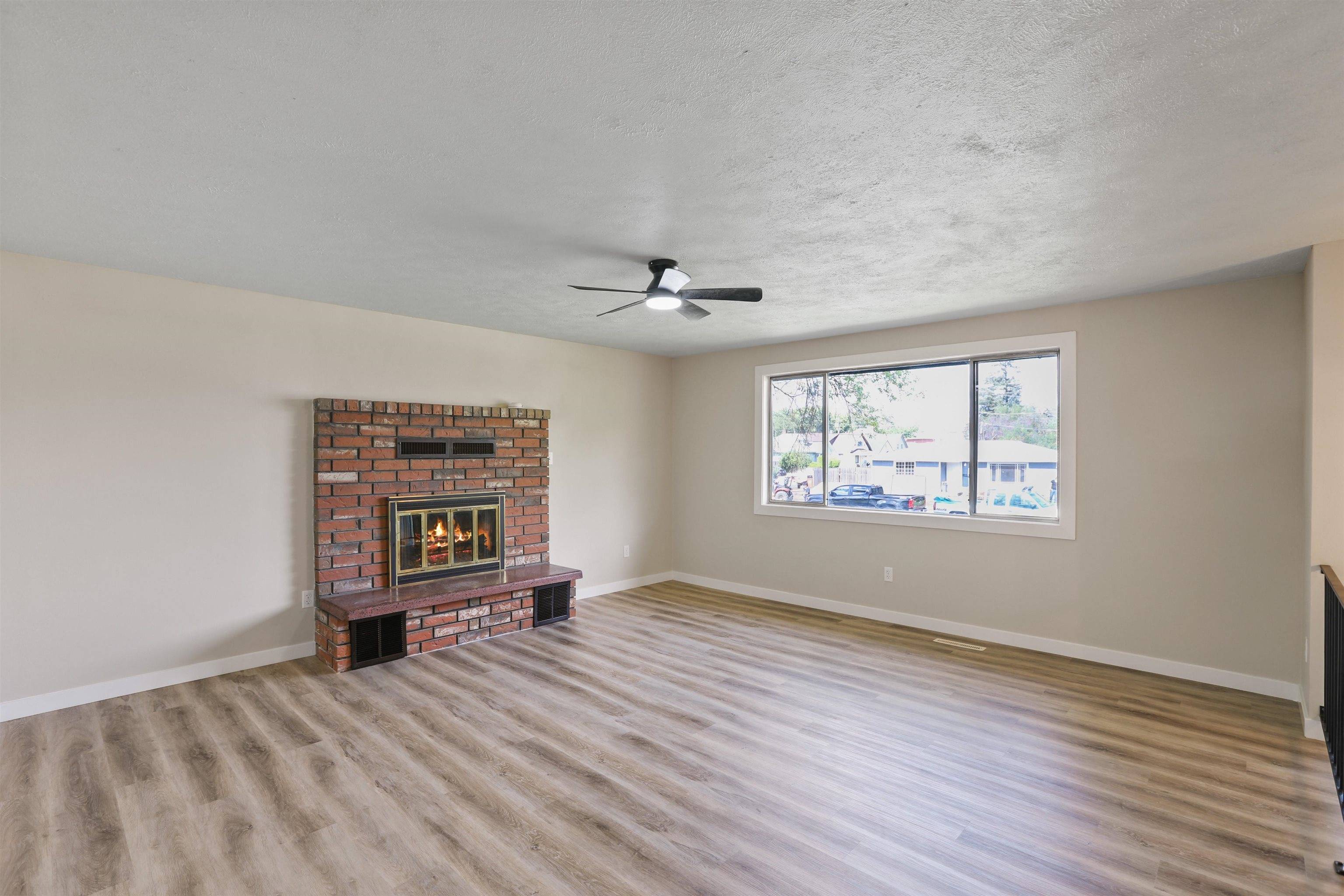 2908 E Cleveland Ave, Spokane, WA 99207