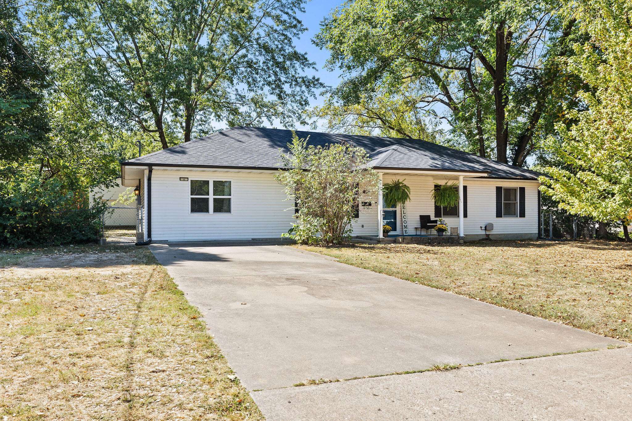 714 E Van Buren ST, Bolivar, MO 65613