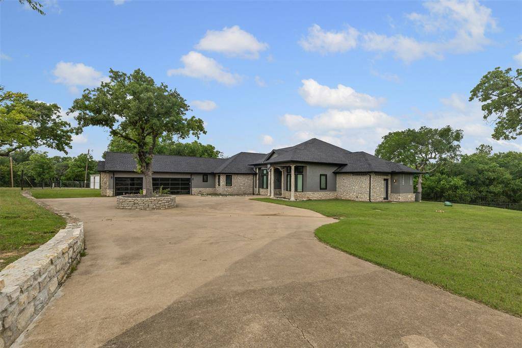 2100 Gene Court, Granbury, TX 76048