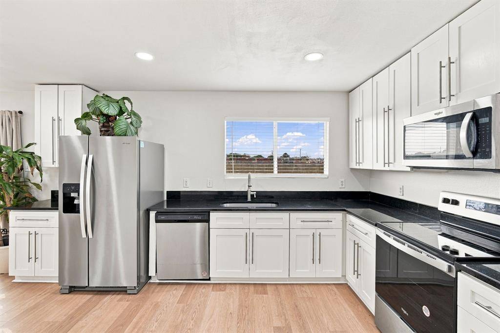202 Cheyenne Drive, Waxahachie, TX 75165
