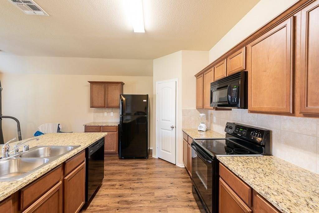 2126 Shady Glen Trail, Princeton, TX 75407