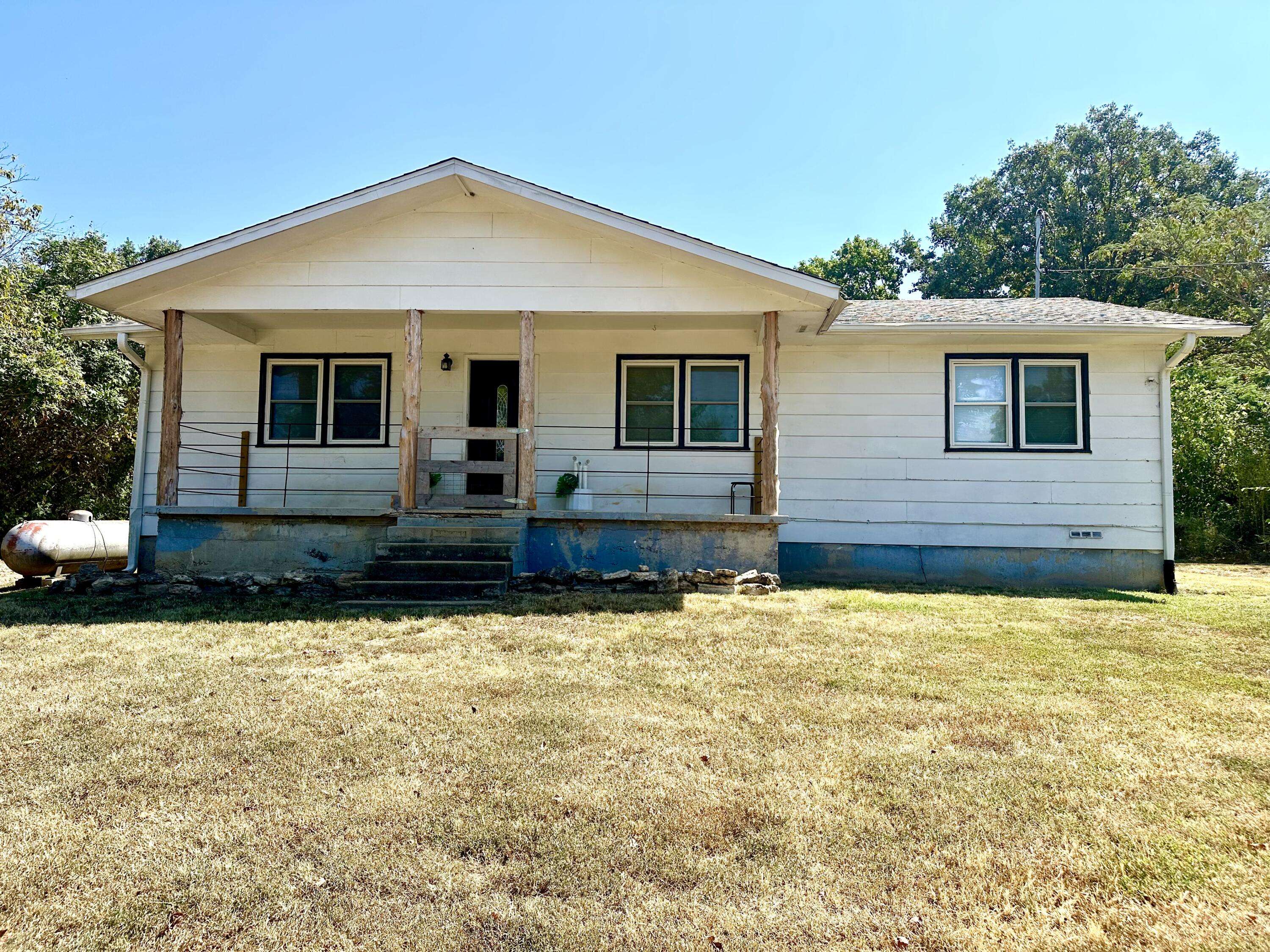 460 State Highway Hh, Isabella, MO 65676