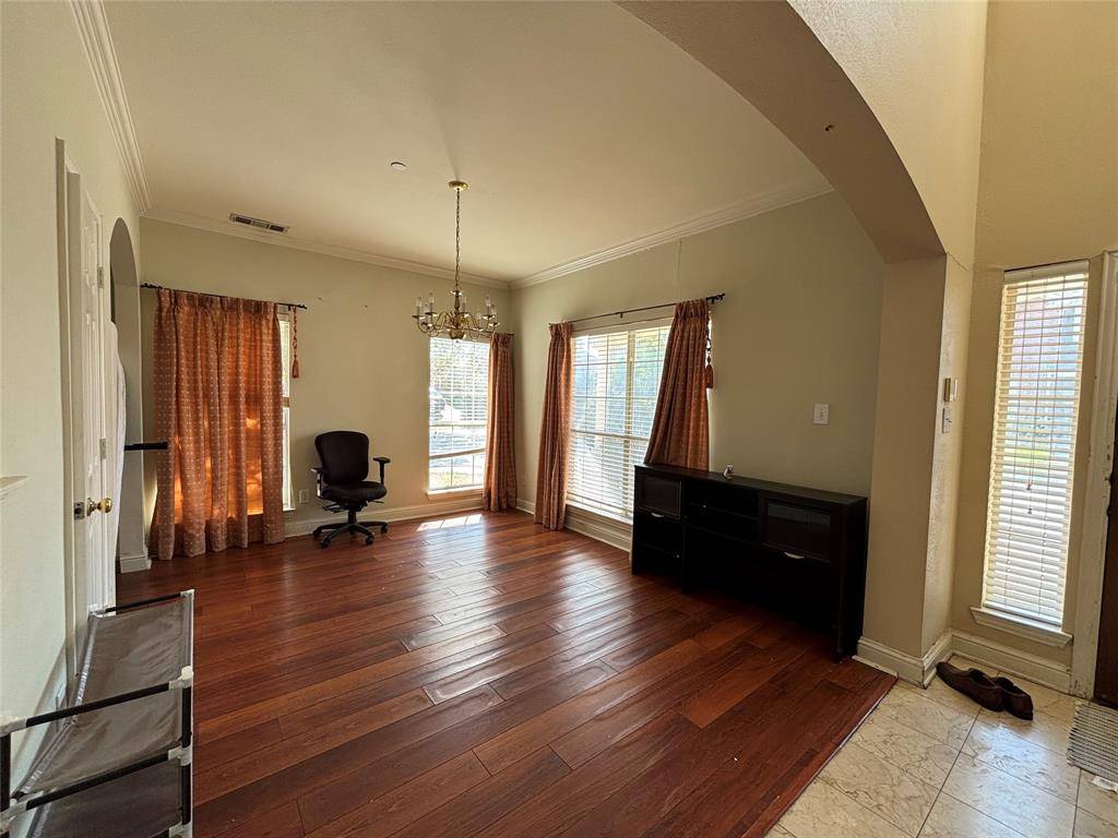 462 Richmond Street, Irving, TX 75063