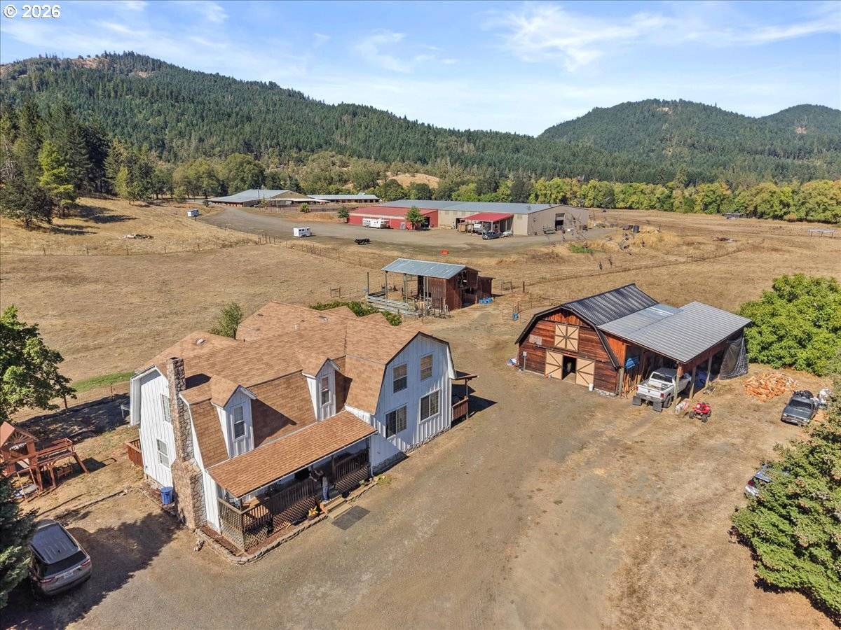 307 TOWHEE LN, Tenmile, OR 97481