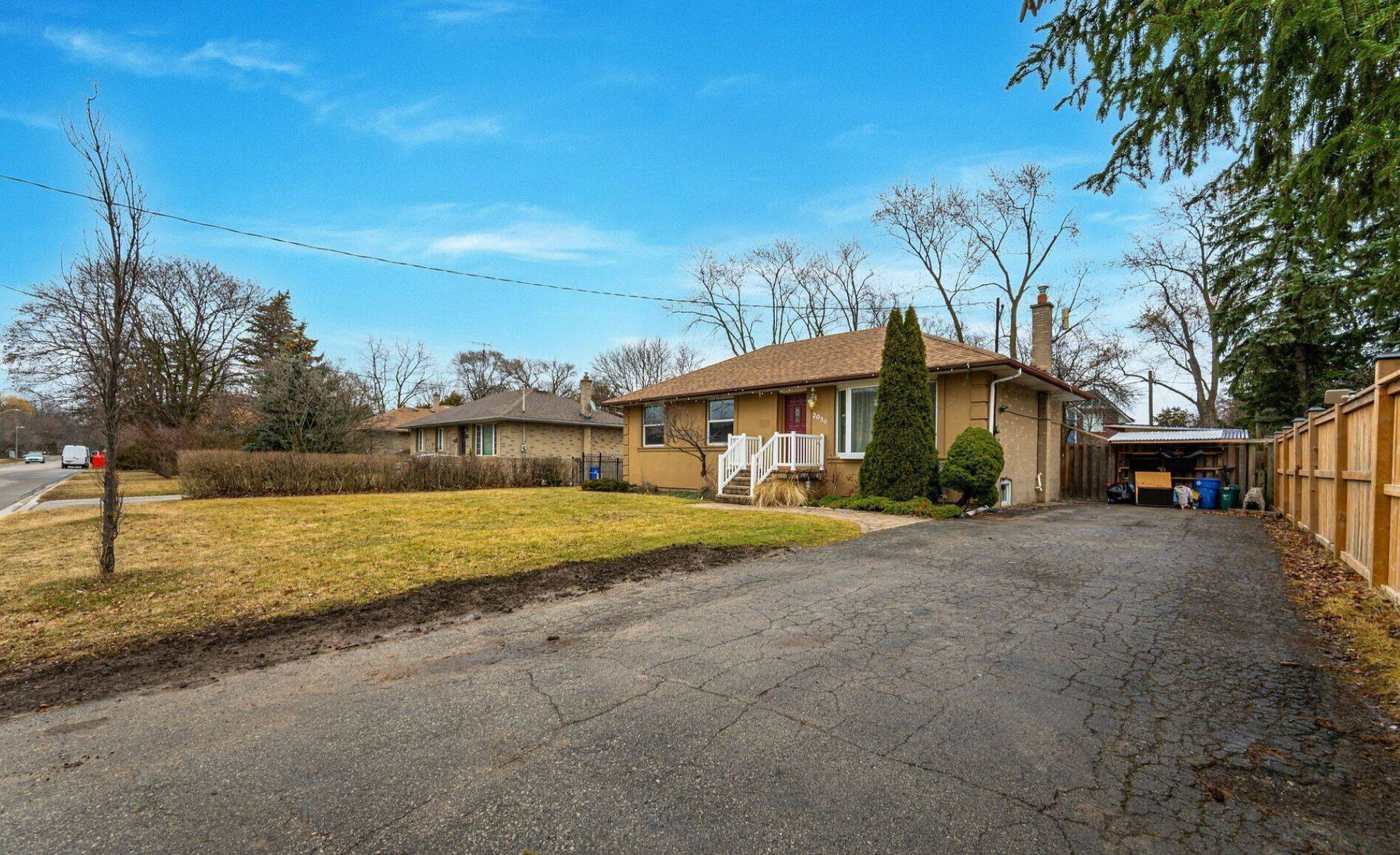2036 Constance DR, Oakville, ON L6J 2V5