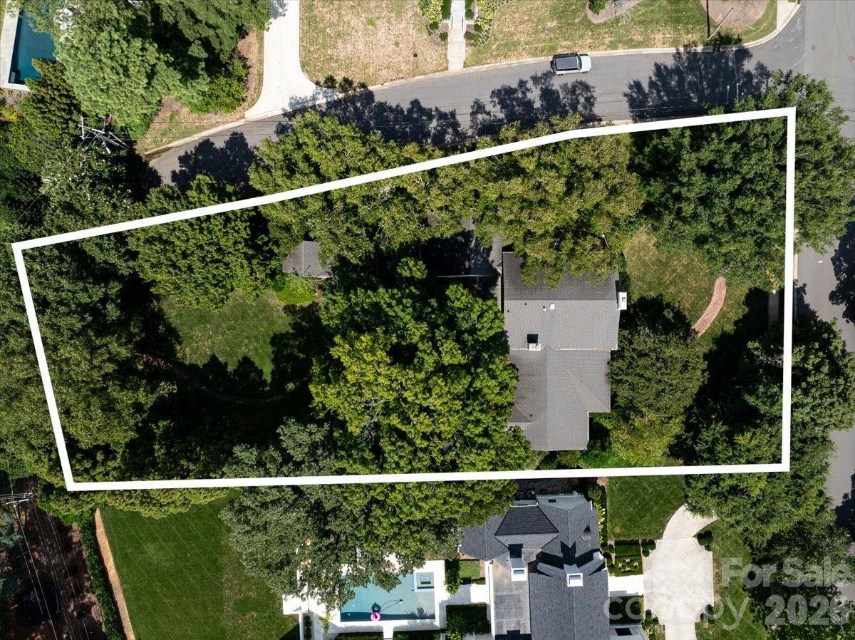 2200 Queens RD E, Charlotte, NC 28207