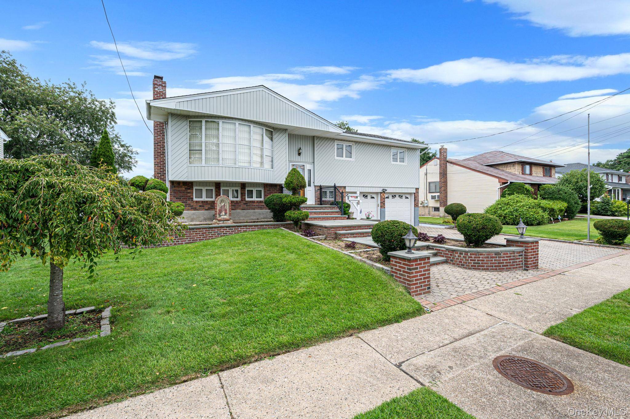 21 Page DR, Hicksville, NY 11801