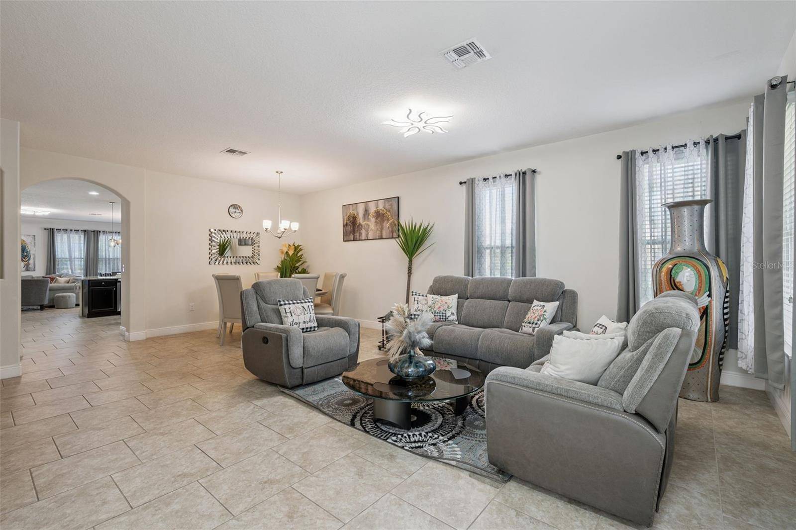 4136 OAKTREE DR, Davenport, FL 33837