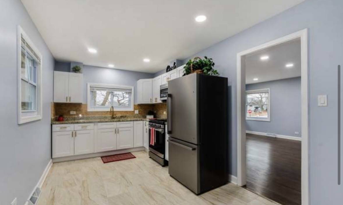16454 Winchester AVE, Markham, IL 60428
