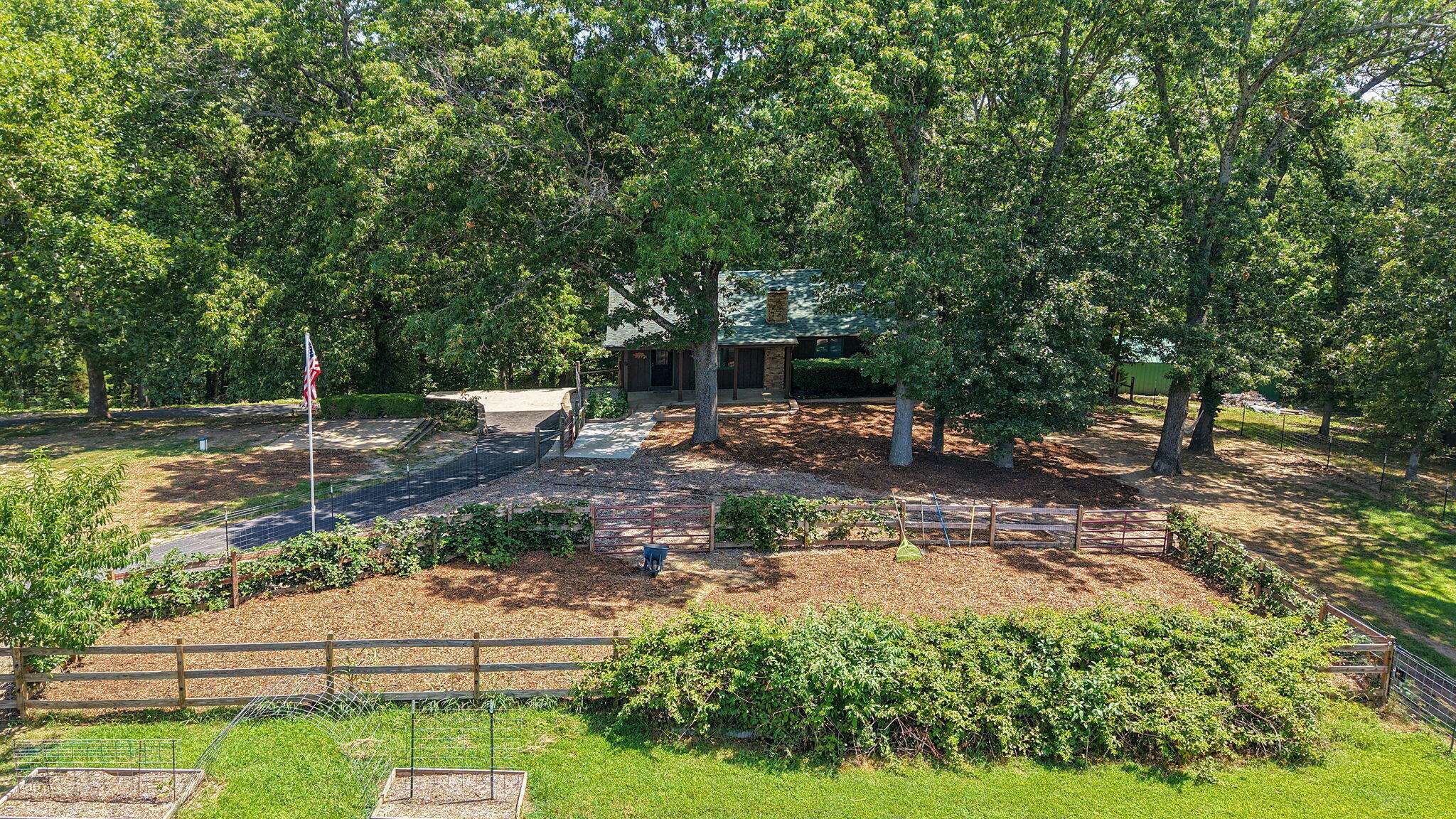 1627 W Riverbluff LN, Nixa, MO 65714