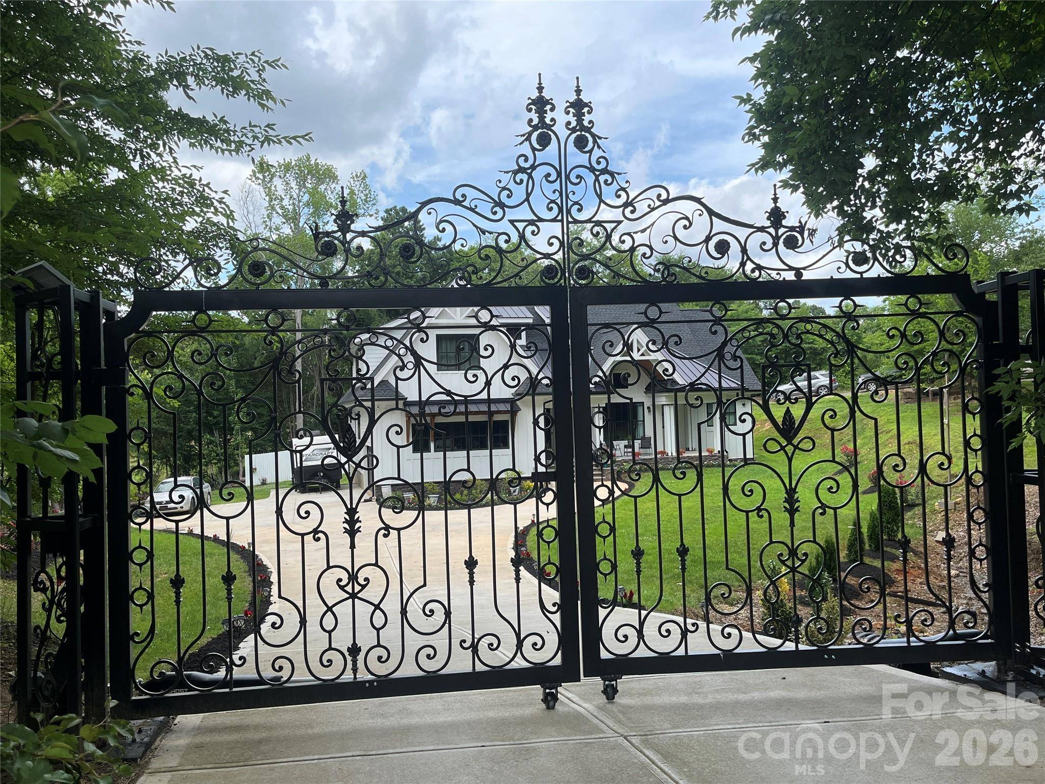 900 Houston Heights RD, Charlotte, NC 28262