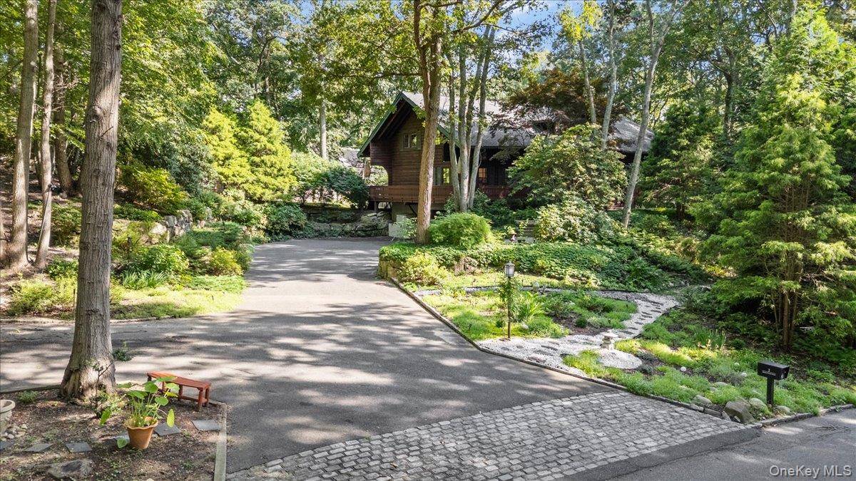 2 British Colony RD, Northport, NY 11768