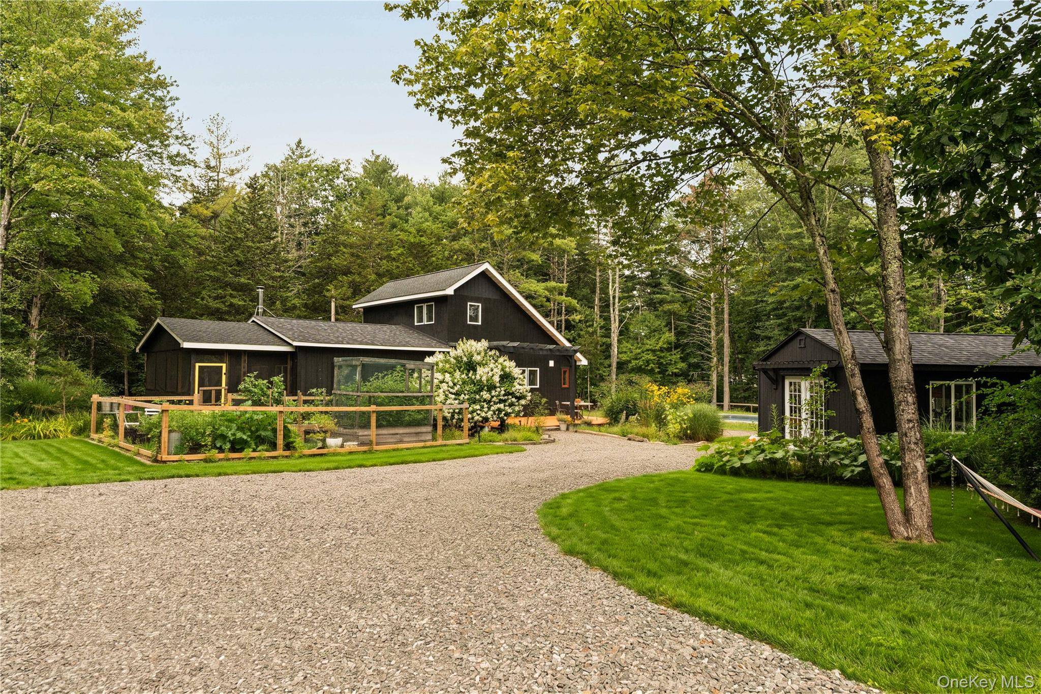 22 Old Ballpark RD, Kingston, NY 12401