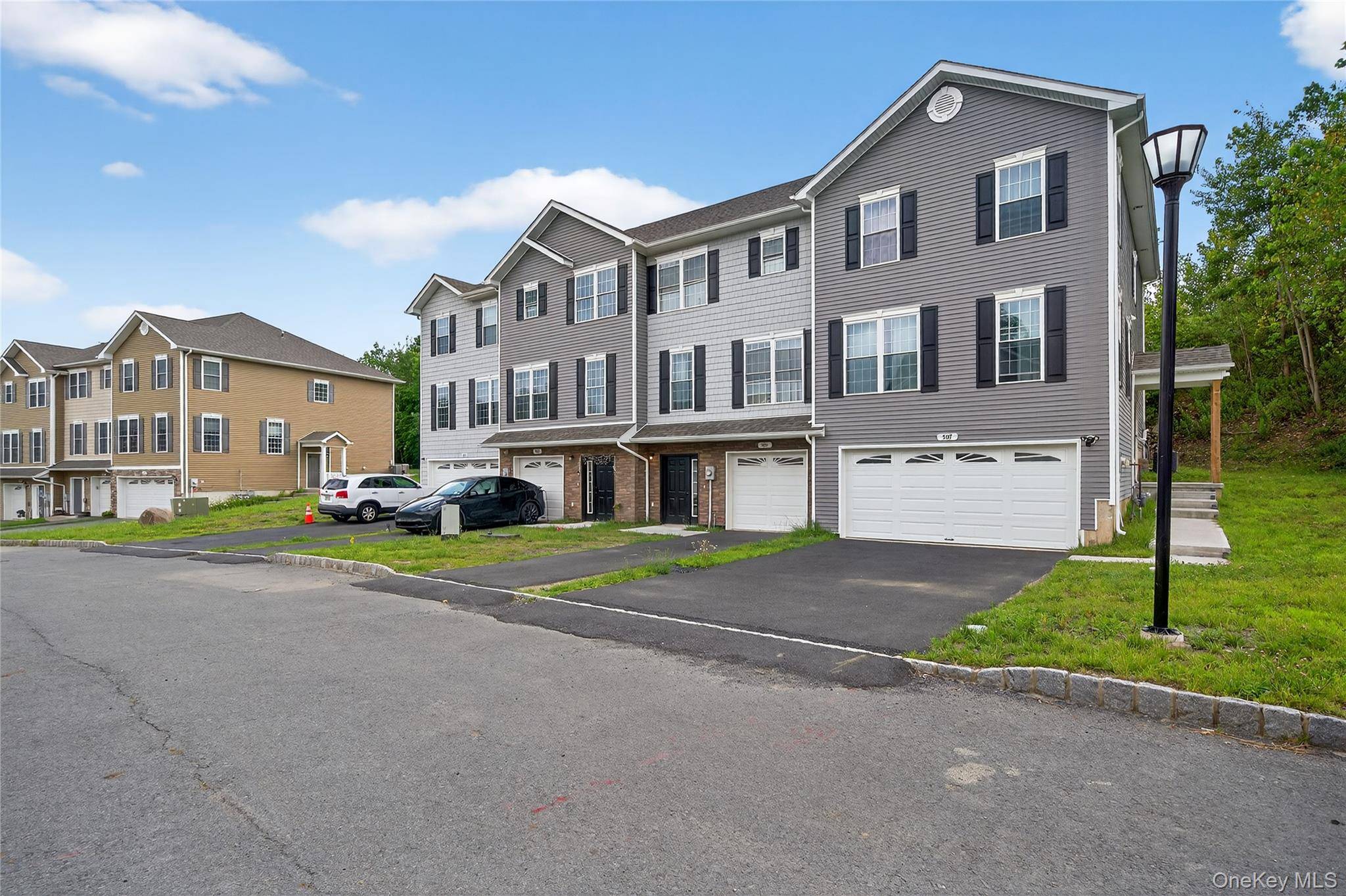 505 Iron Forge LN, New Windsor, NY 12553