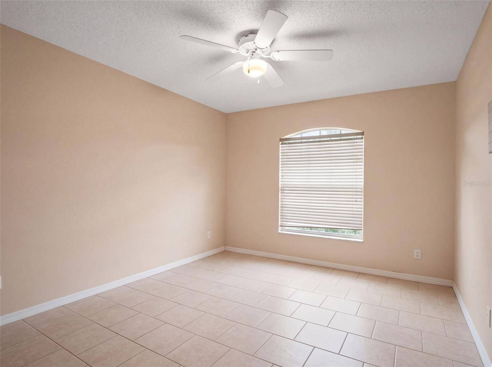 8014 CARDINAL WINDS LN, Mascotte, FL 34753