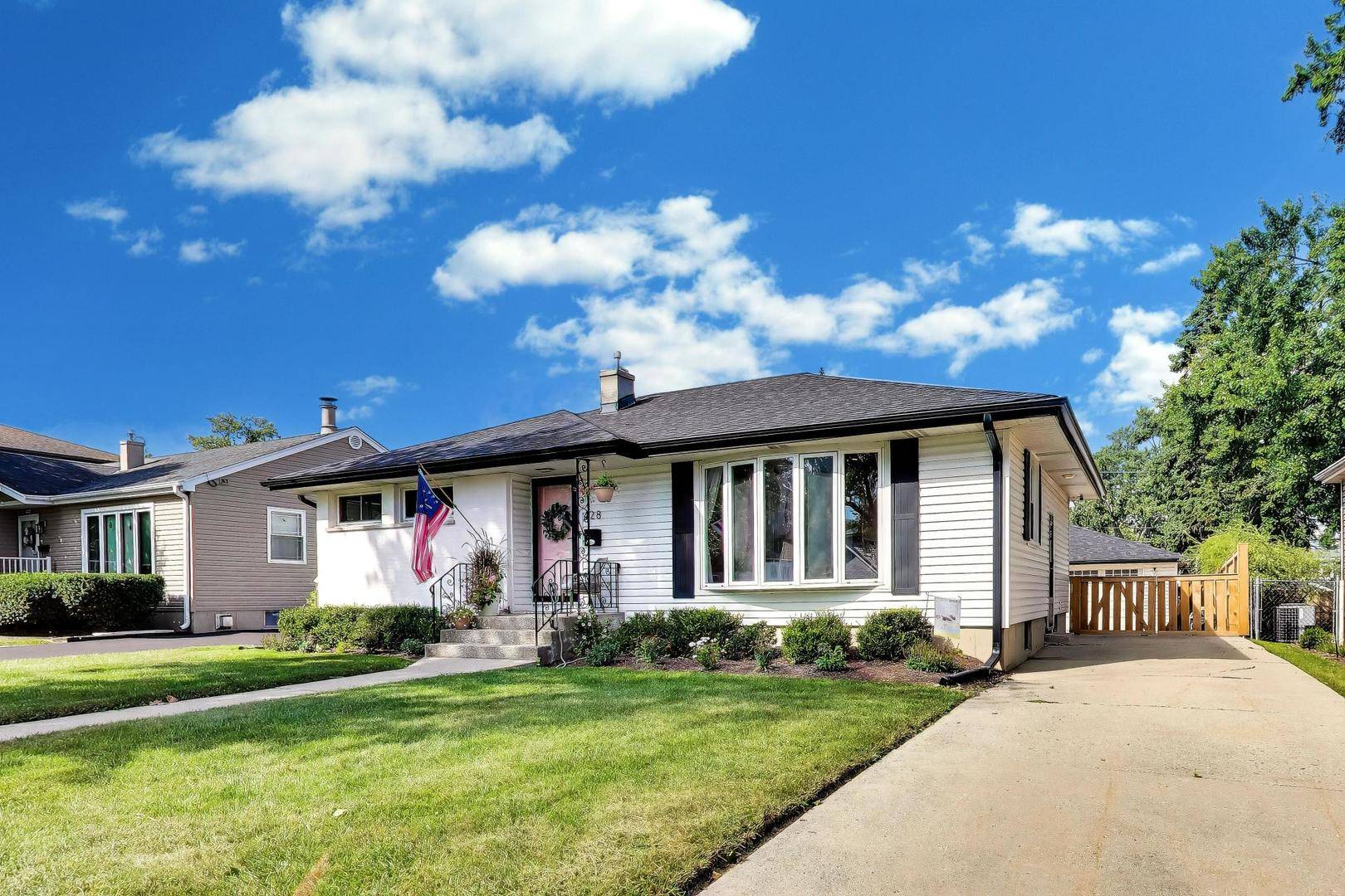 428 N Stewart AVE, Lombard, IL 60148