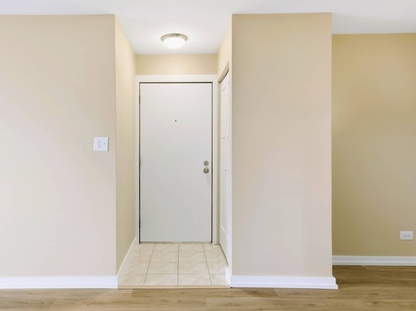 10420 Circle DR #48B, Oak Lawn, IL 60453