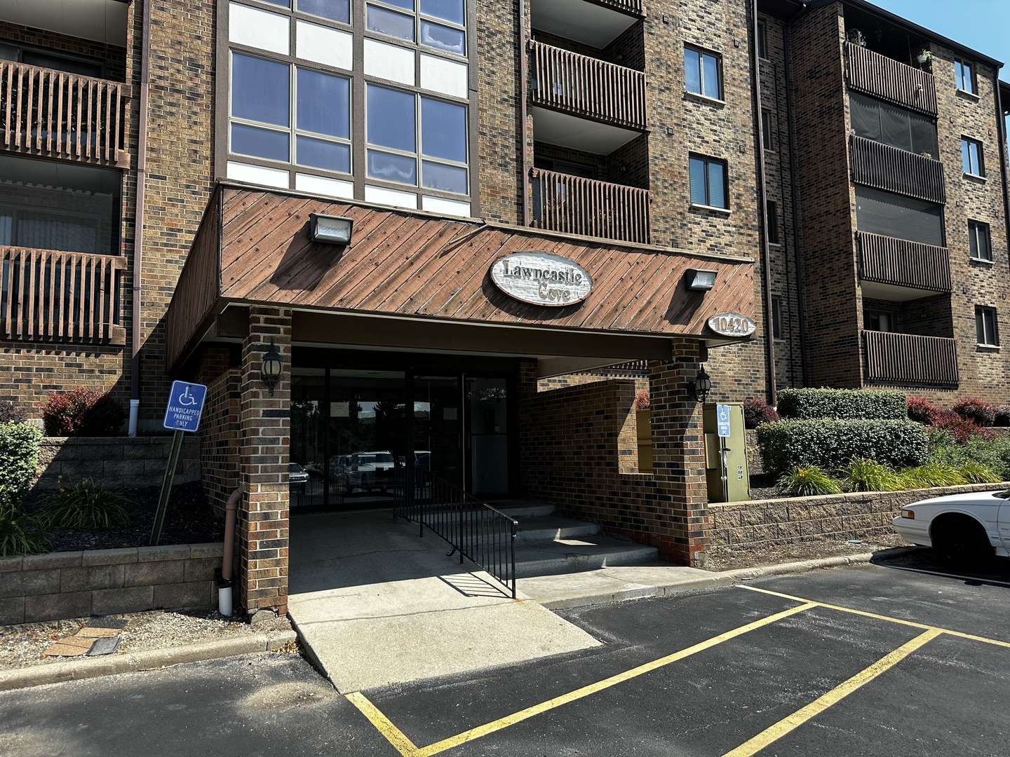10420 Circle DR #48B, Oak Lawn, IL 60453
