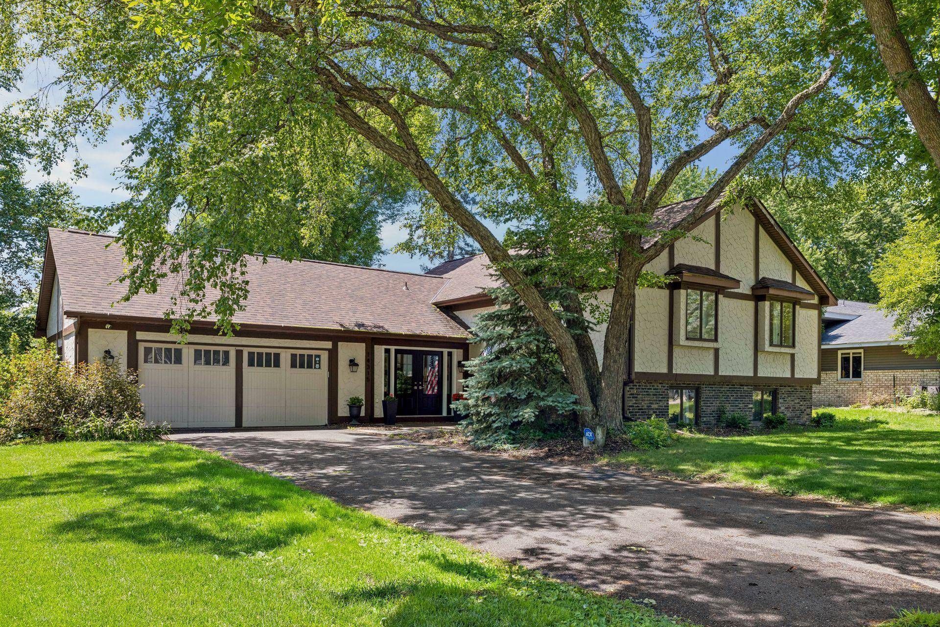 14315 Wedgeway CT, Eden Prairie, MN 55346