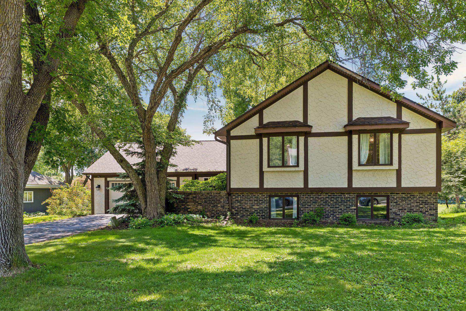 14315 Wedgeway CT, Eden Prairie, MN 55346