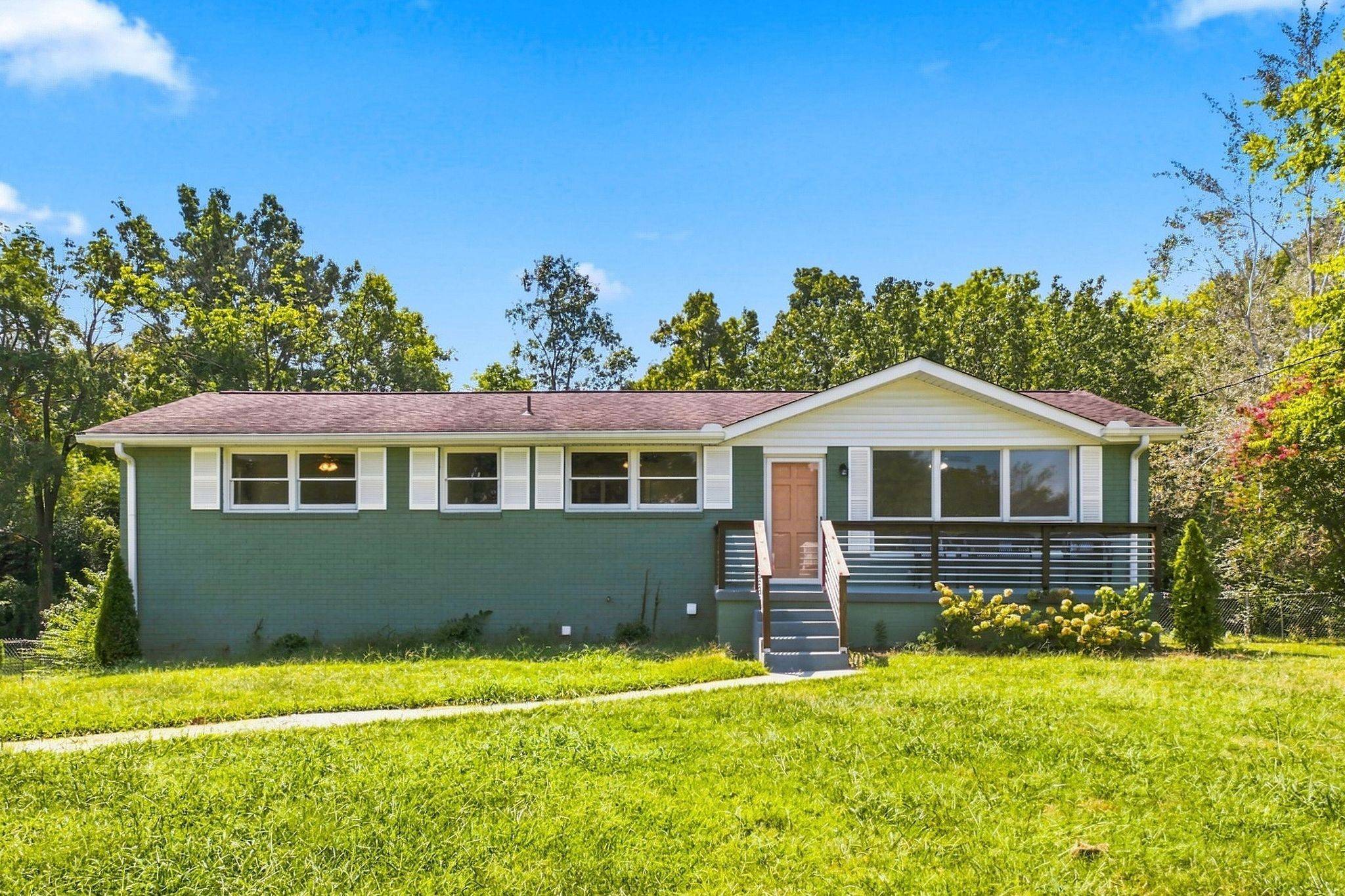 1614 Shady Cir, Lebanon, TN 37087