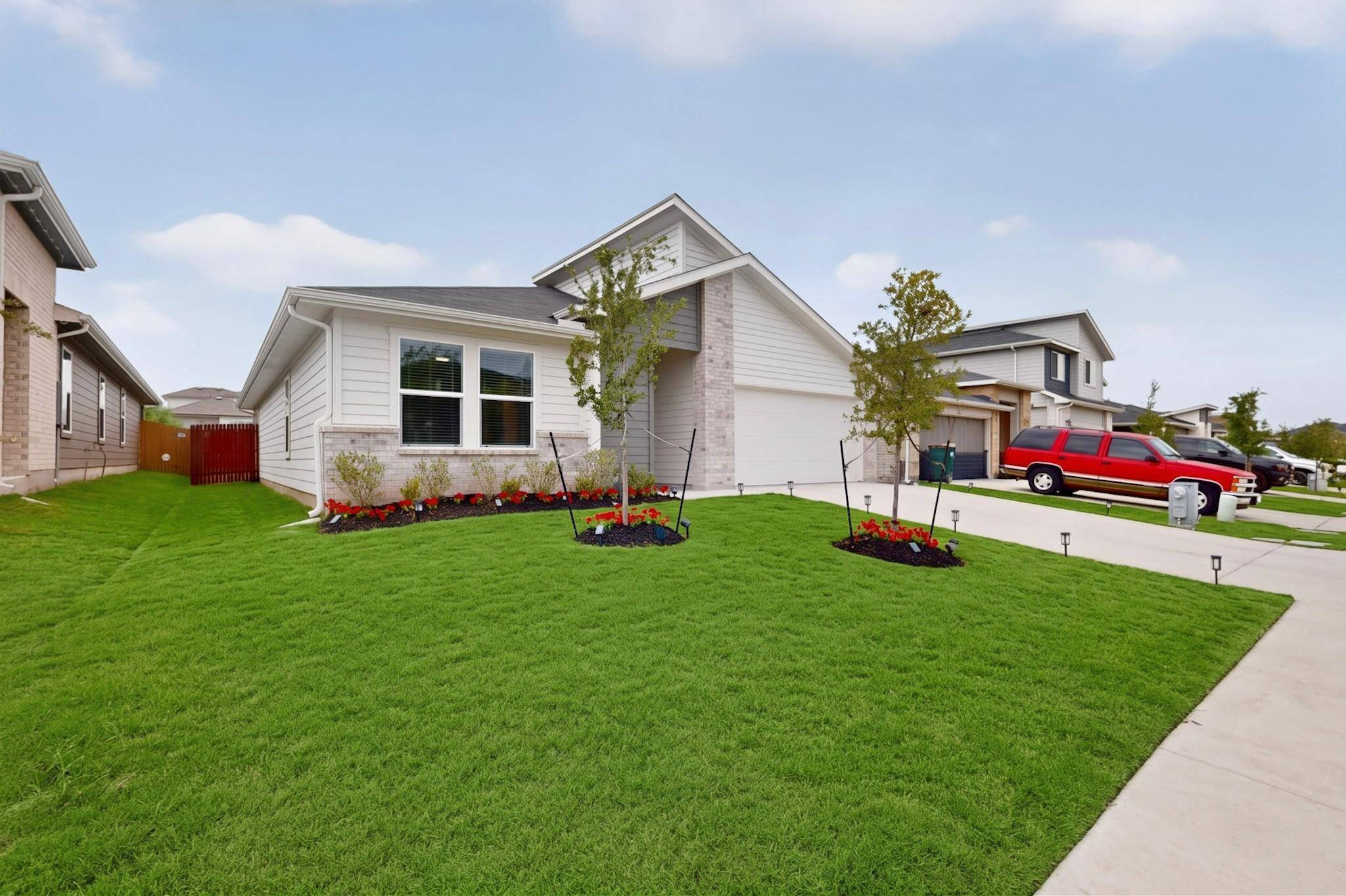 315 Gladiola LOOP, Kyle, TX 78640