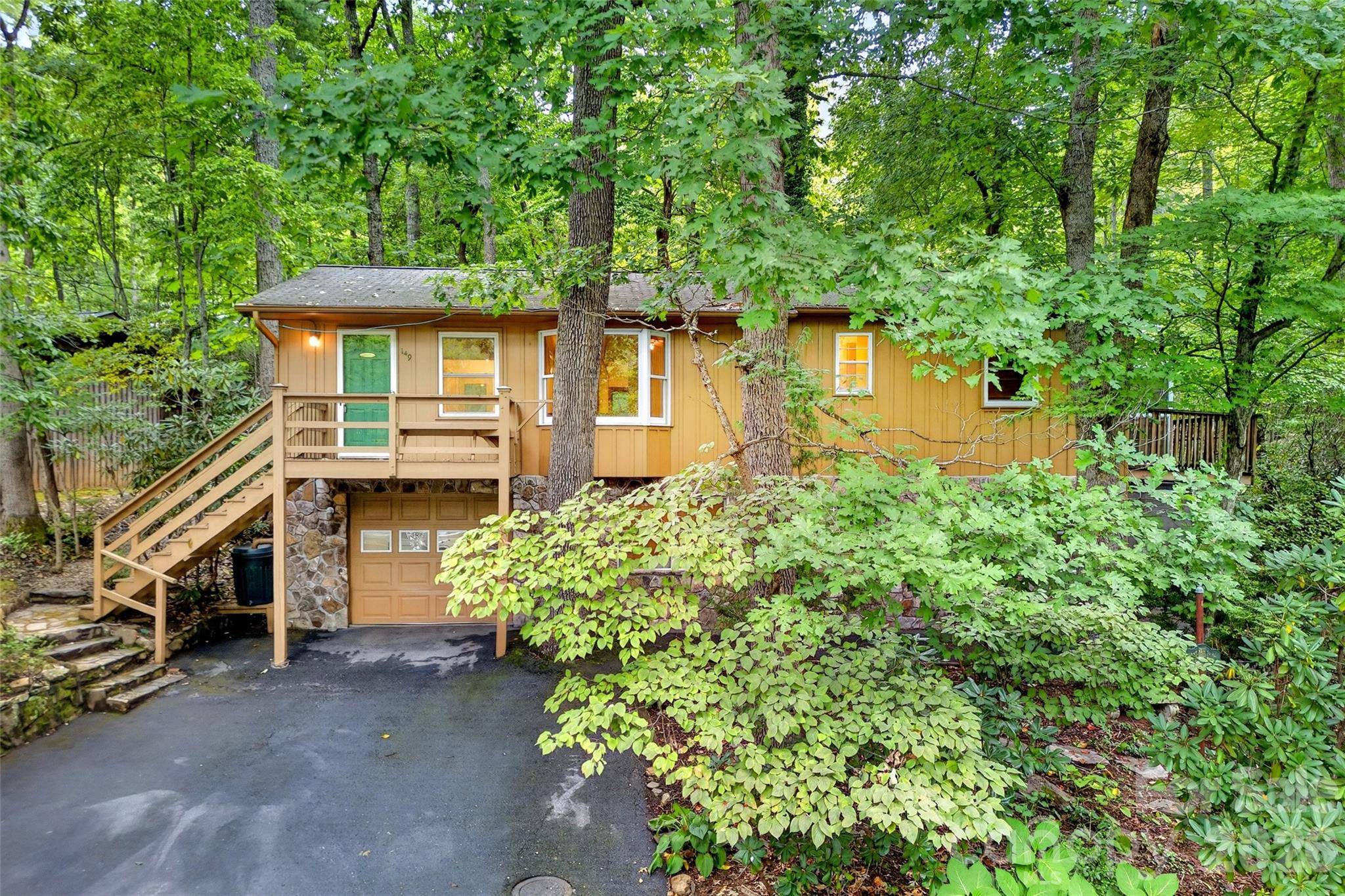 149 Woodland RD, Montreat, NC 28757
