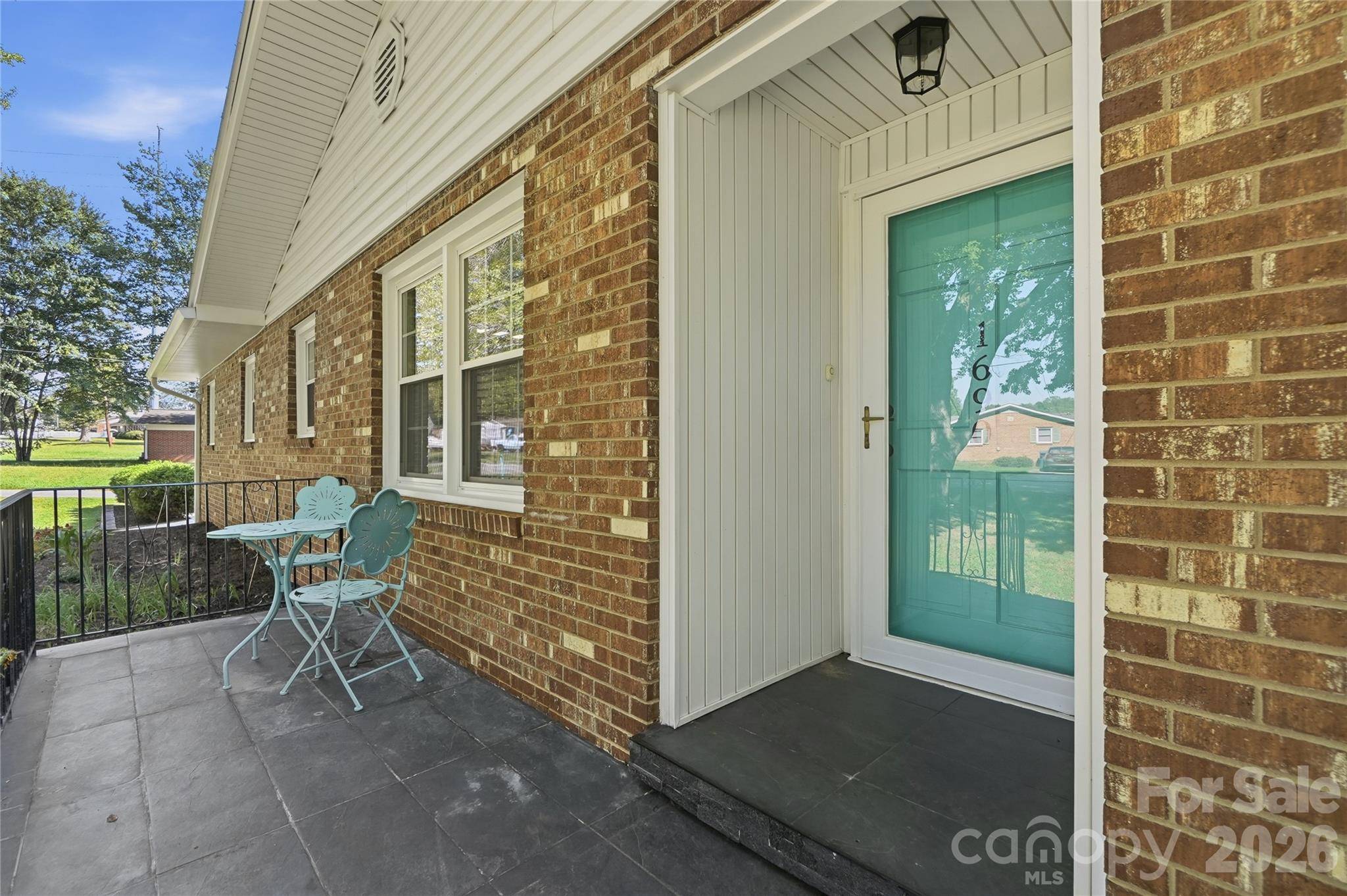 1690 26th ST NE, Hickory, NC 28601