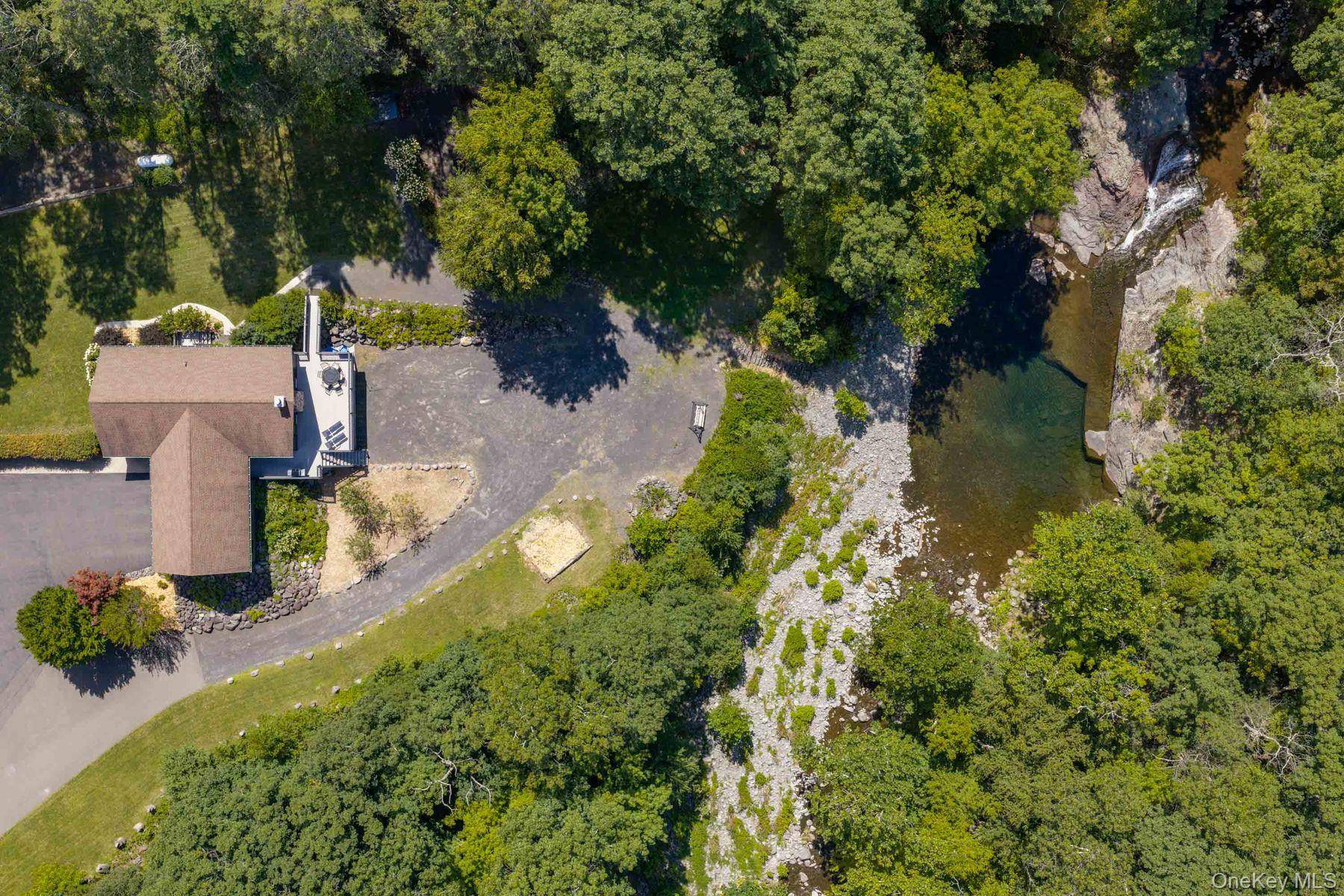 61 Woodland Falls RD, Saugerties, NY 12477