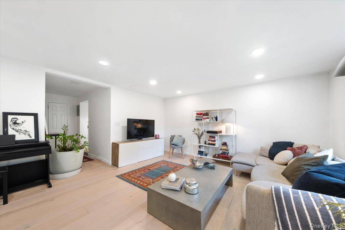 30 Windsor TER #AA1, White Plains, NY 10601