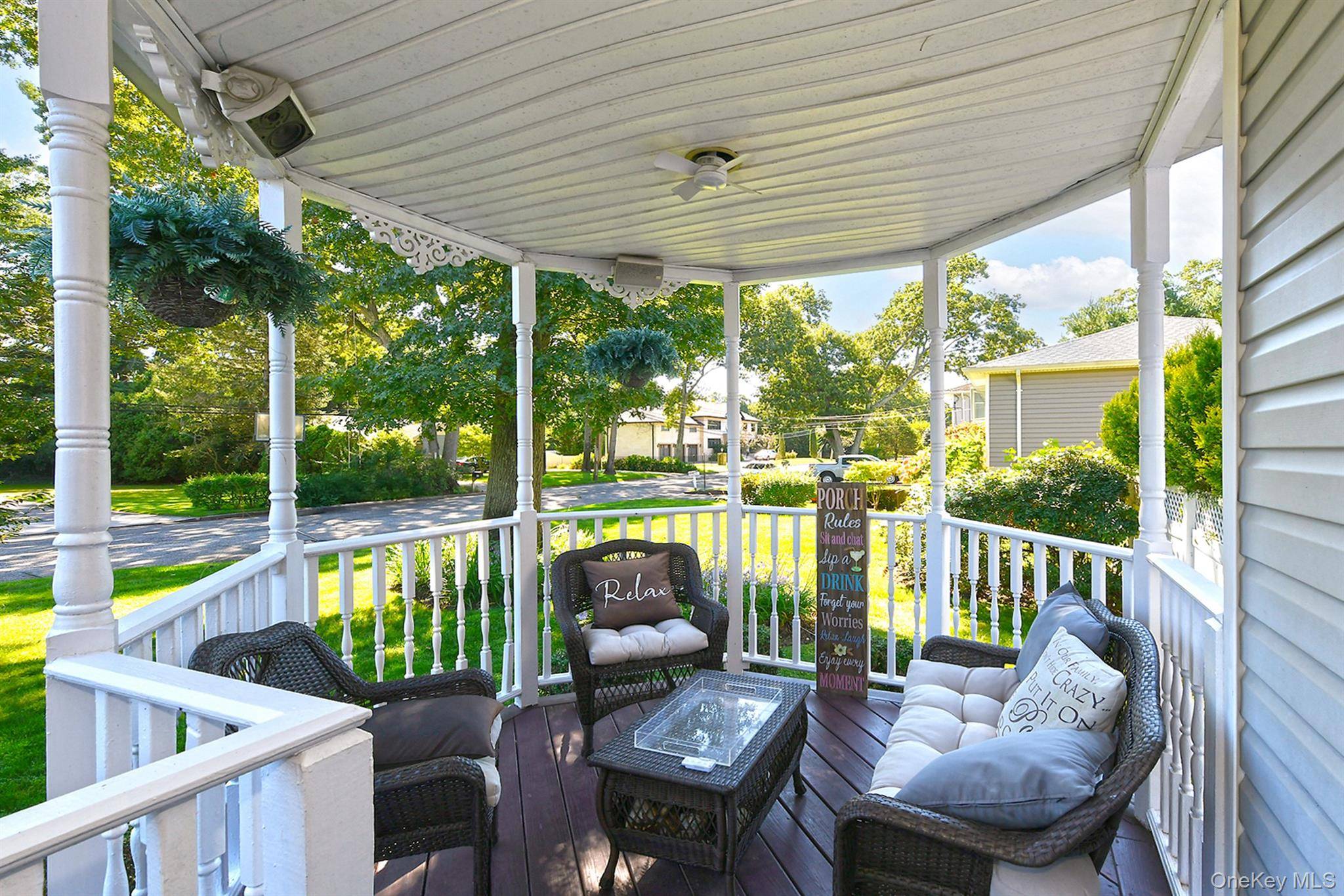 7 Ona AVE, Dix Hills, NY 11746