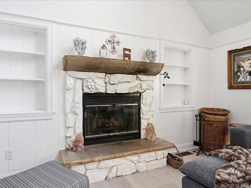 5 Deerland DR, East Quogue, NY 11942