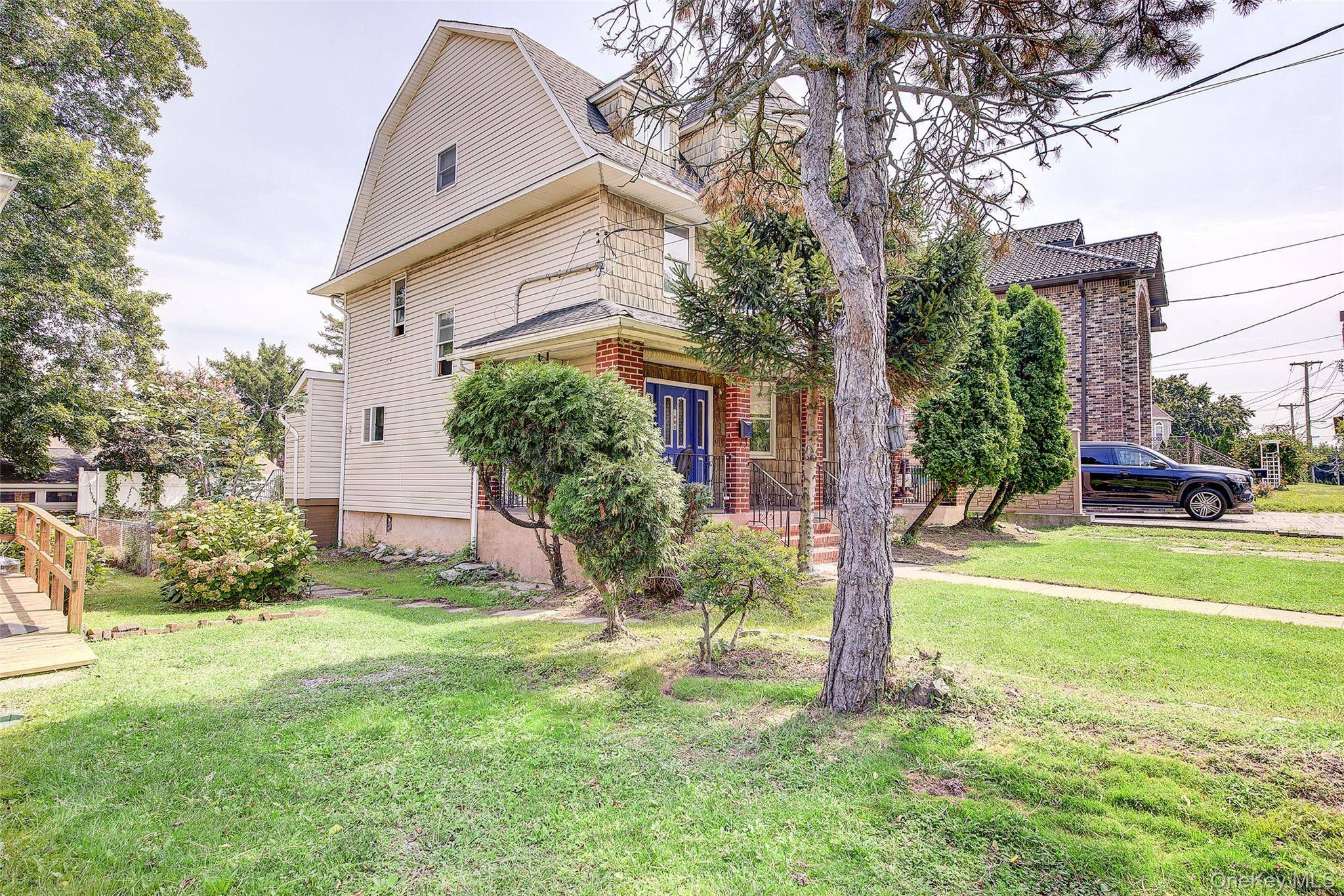 38-05 221st ST, Bayside, NY 11361