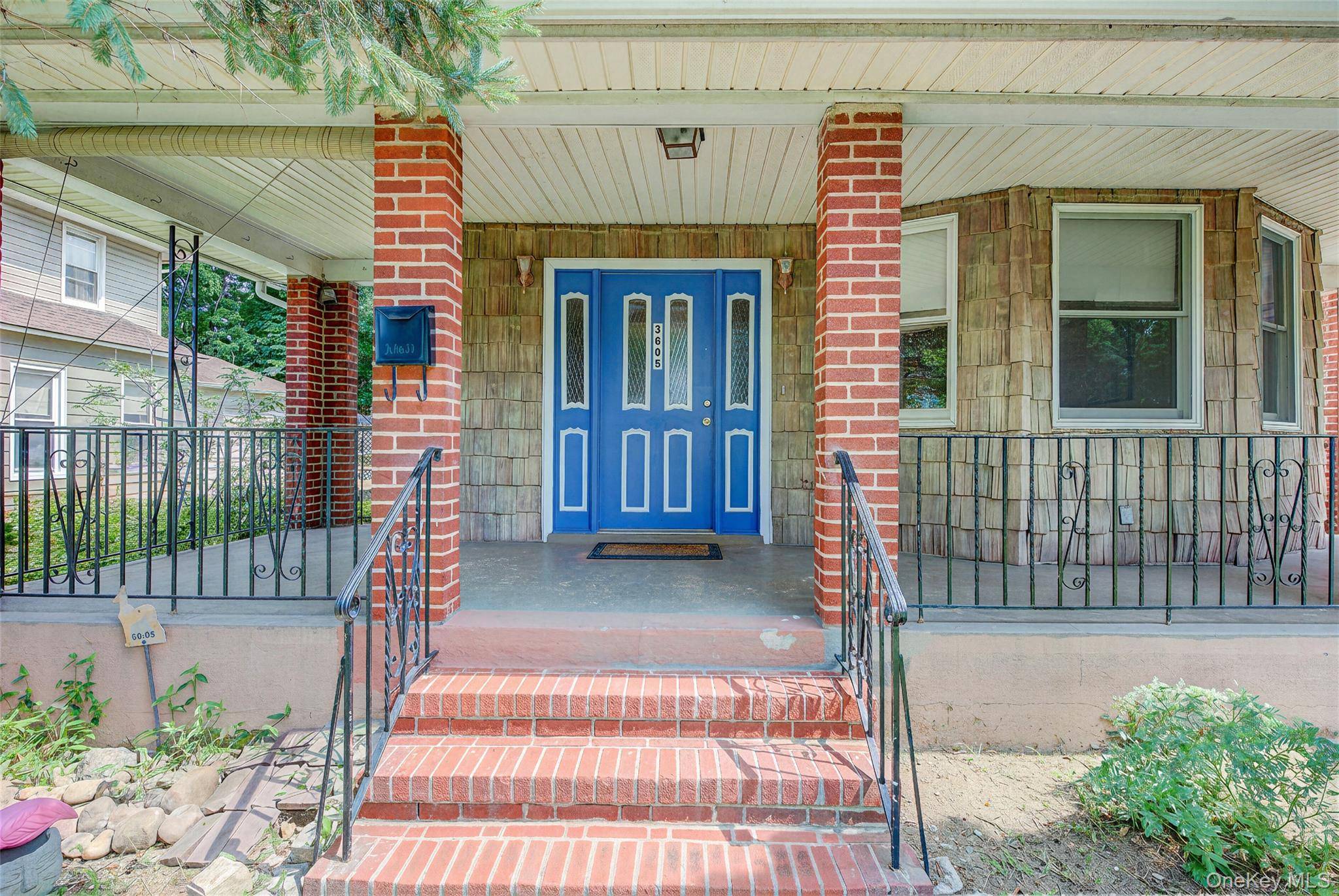 38-05 221st ST, Bayside, NY 11361