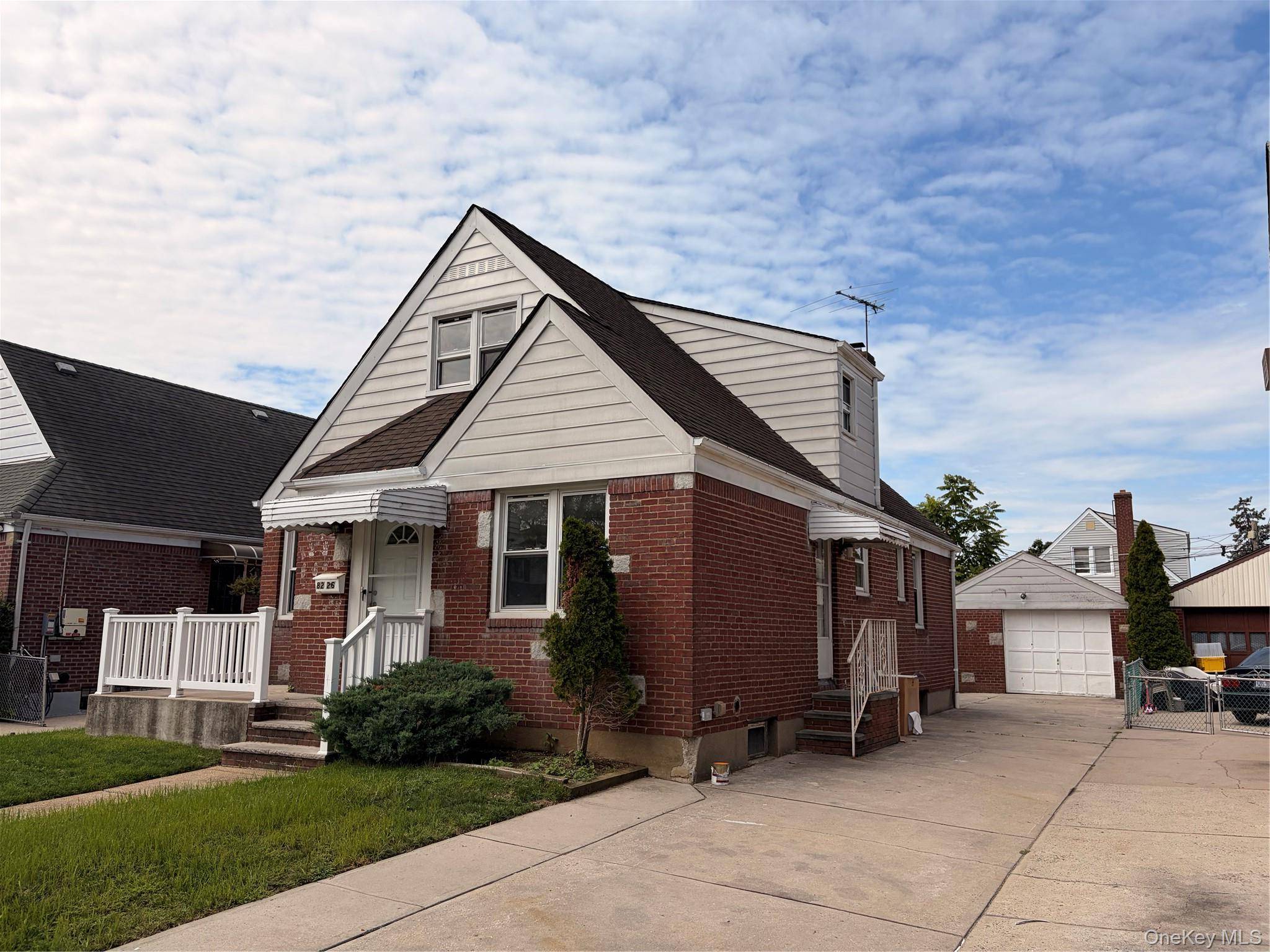 82-26 258th ST, Glen Oaks, NY 11004