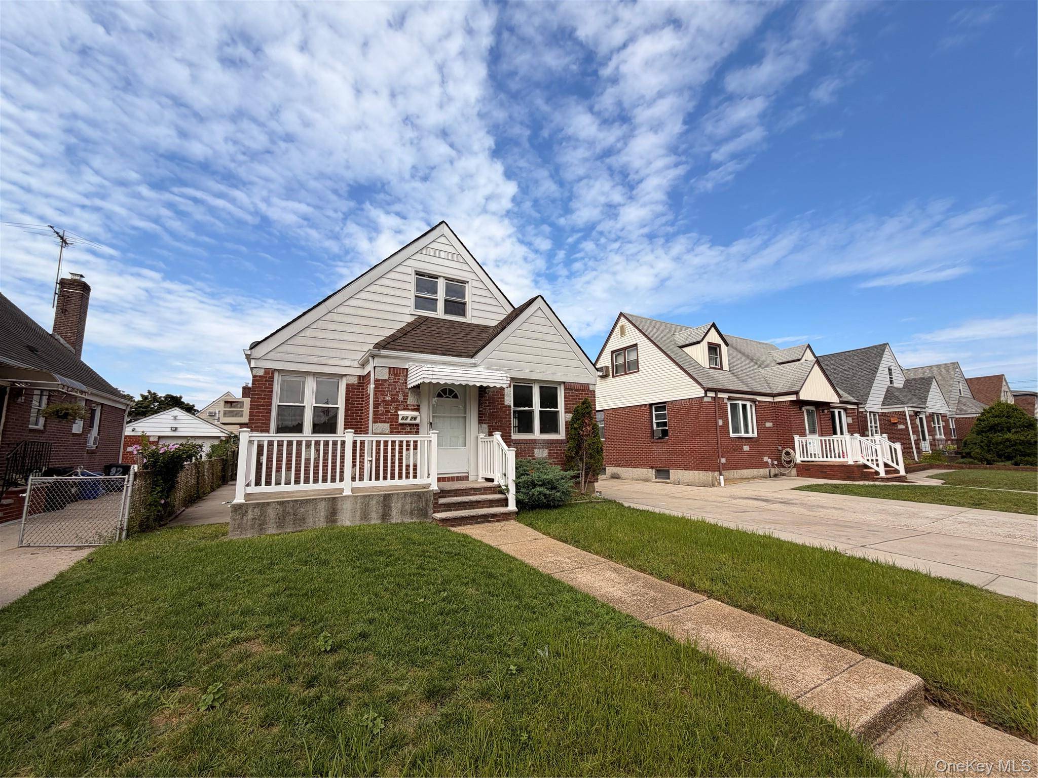 82-26 258th ST, Glen Oaks, NY 11004