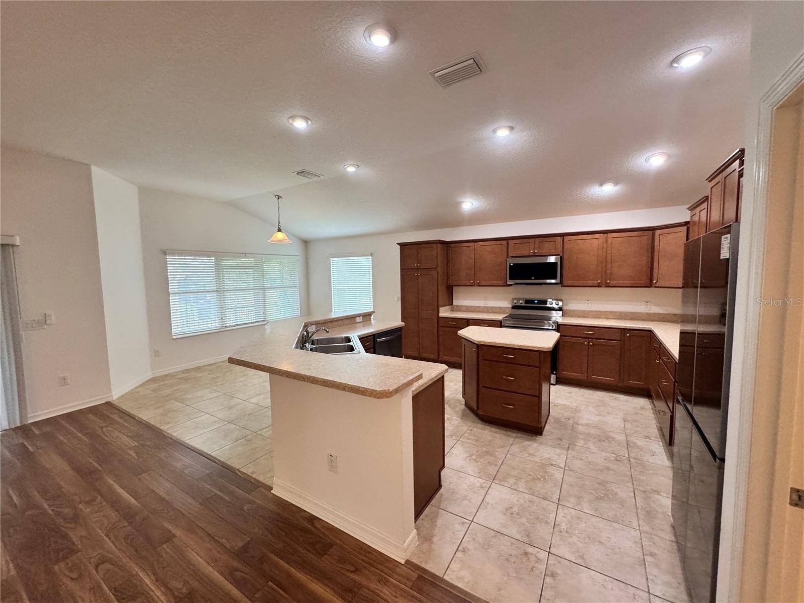 412 POMEGRANATE PATH, The Villages, FL 32163